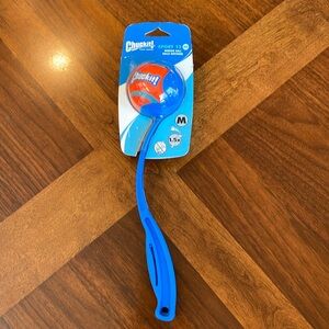 NEW NEVER USED - CHUCKIT! SPORT 12M DOG BALL LAUNCHER - GREAT DOG TOY!